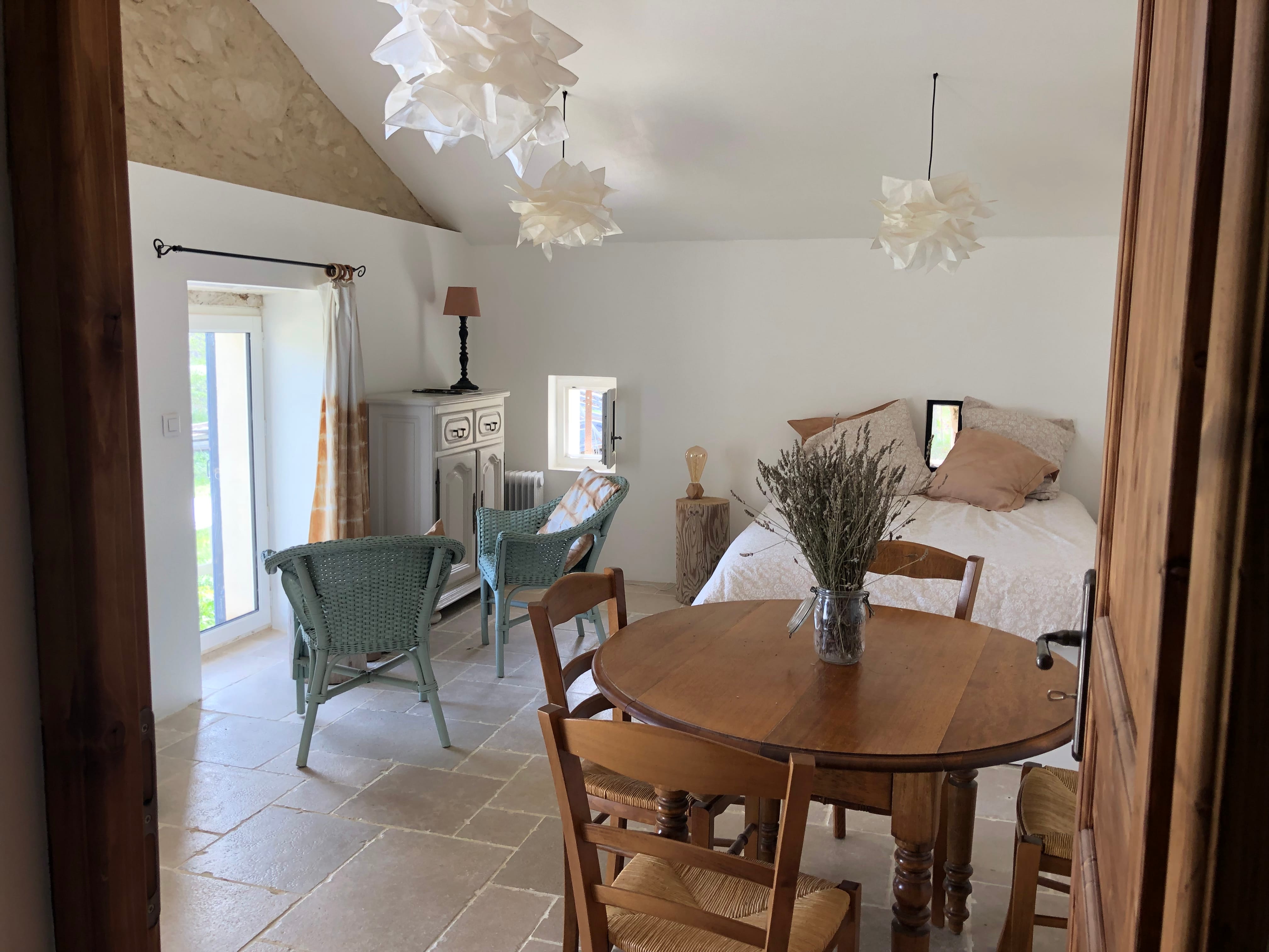 La Maisonnette — gîte en pierre de 25 m² dans le domaine de l'Atelier Ilys, Pierrerue — photo 1