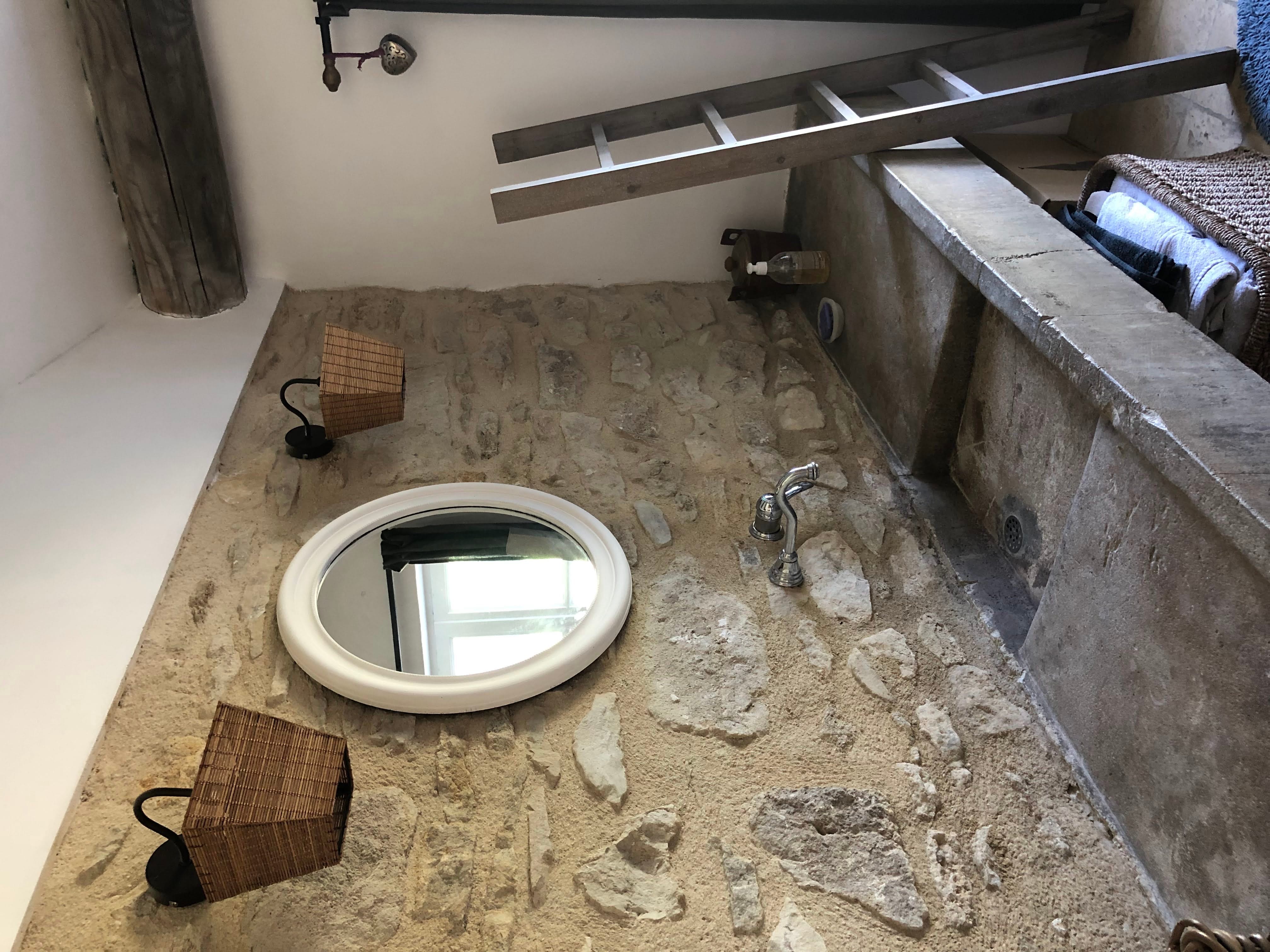 salle de bain partagée