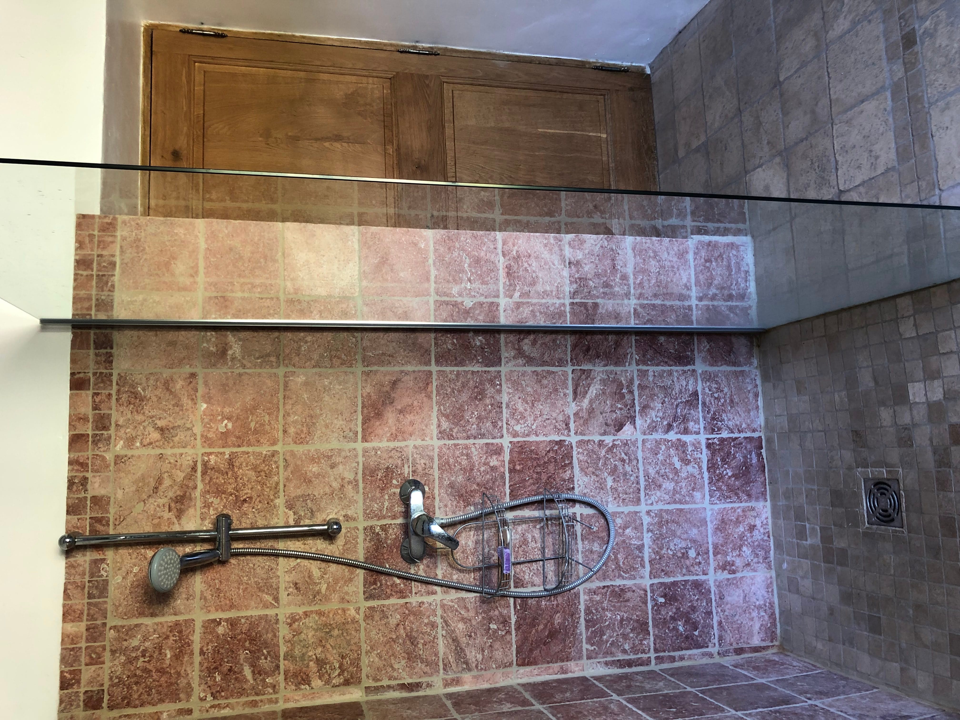 douche salle de bain partagée