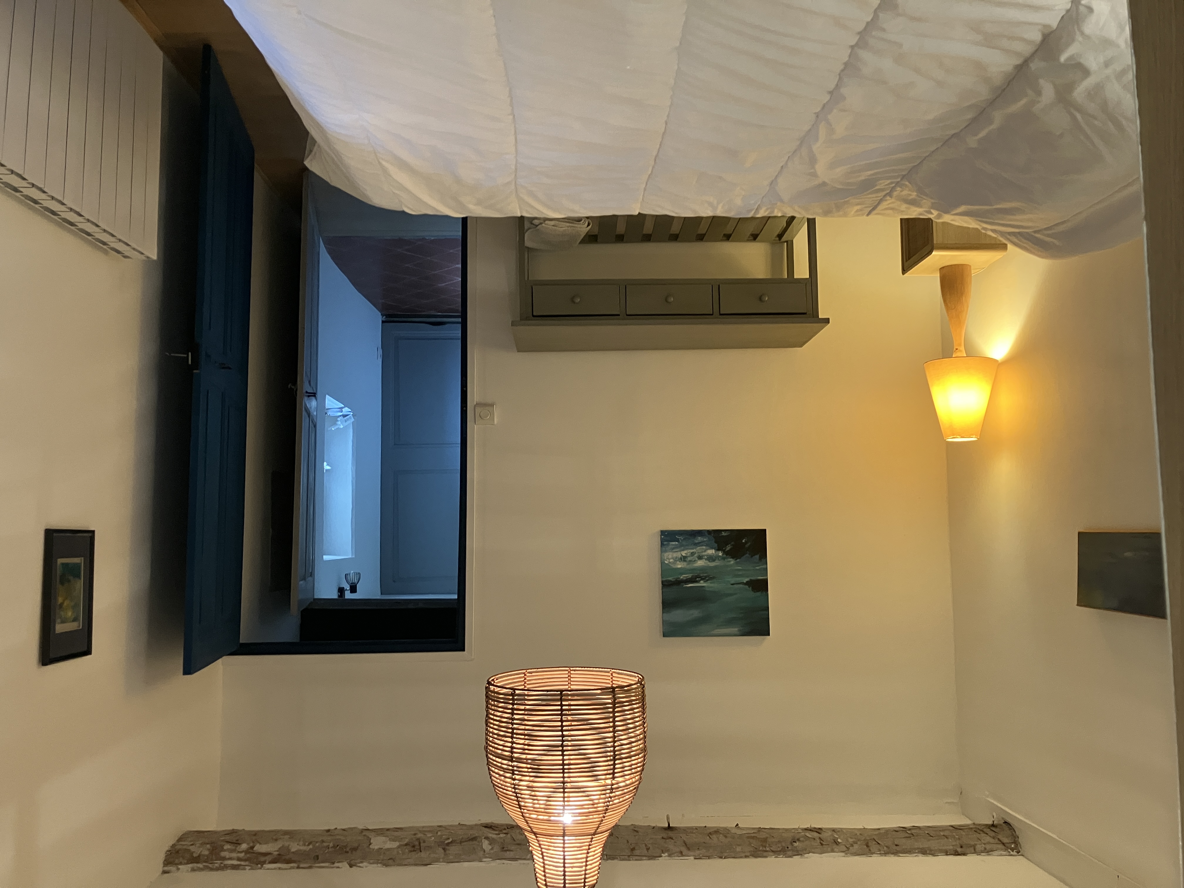 Chambre Azur — chambre double aux tons bleus dans la magnanerie Atelier Ilys — photo 2