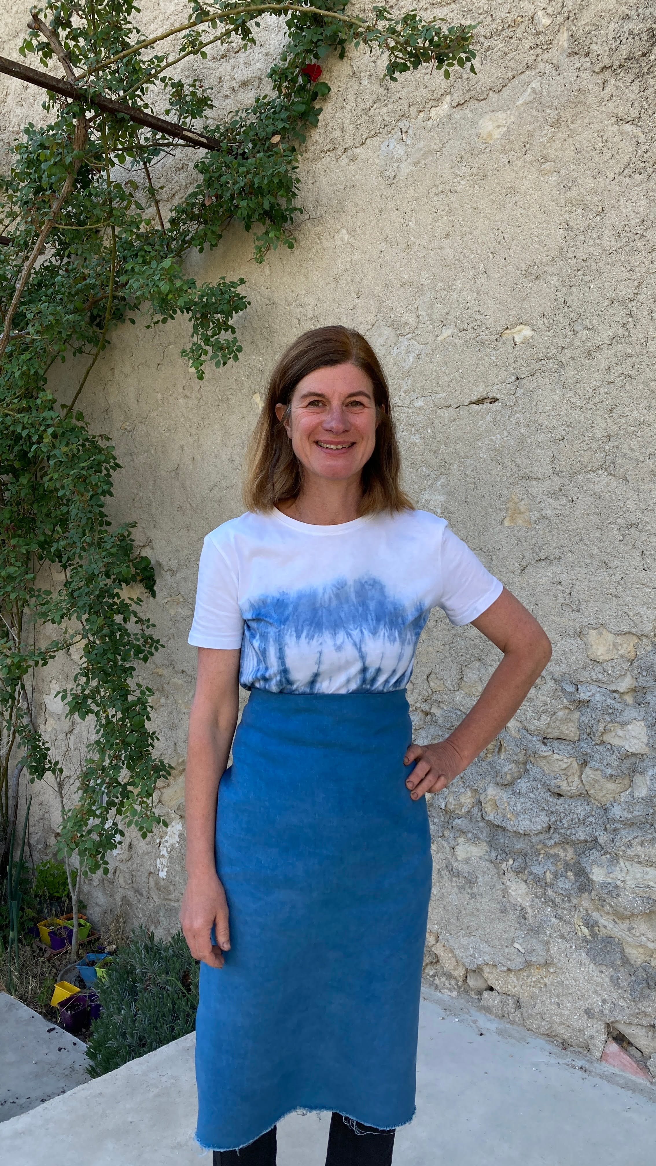 Isabelle Lys, fondatrice de l'Atelier Ilys, dans son atelier à Pierrerue