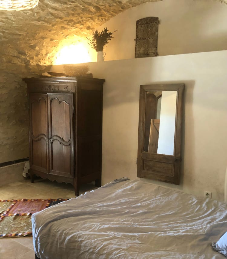 Chambre Grenade — décoration ocre inspirée des teintures végétales, Atelier Ilys — photo 4