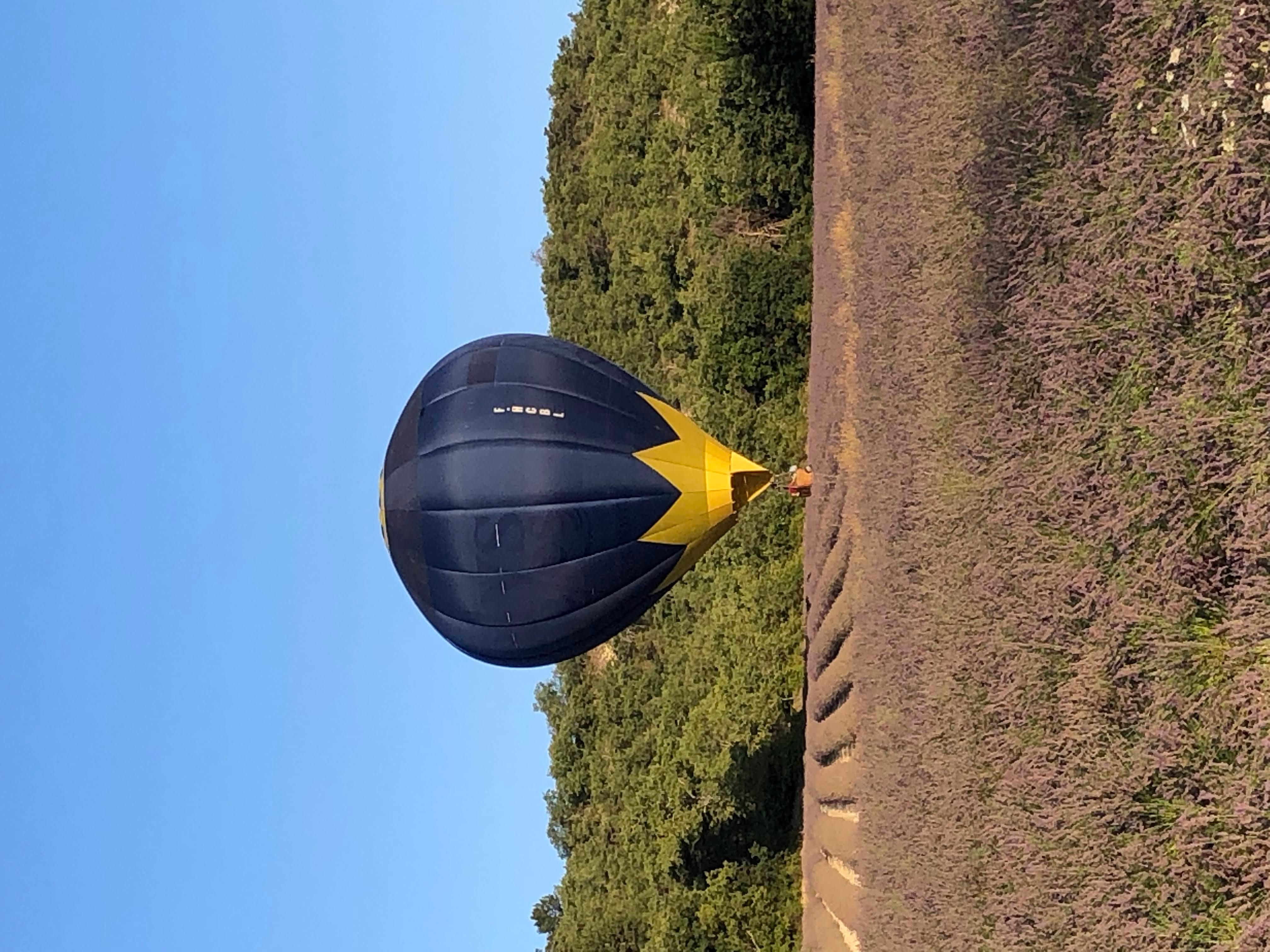 passage de montgolfiere devant la magnanerie