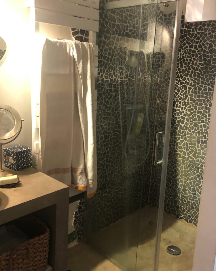 Chambre Grenade — décoration ocre inspirée des teintures végétales, Atelier Ilys — photo 6